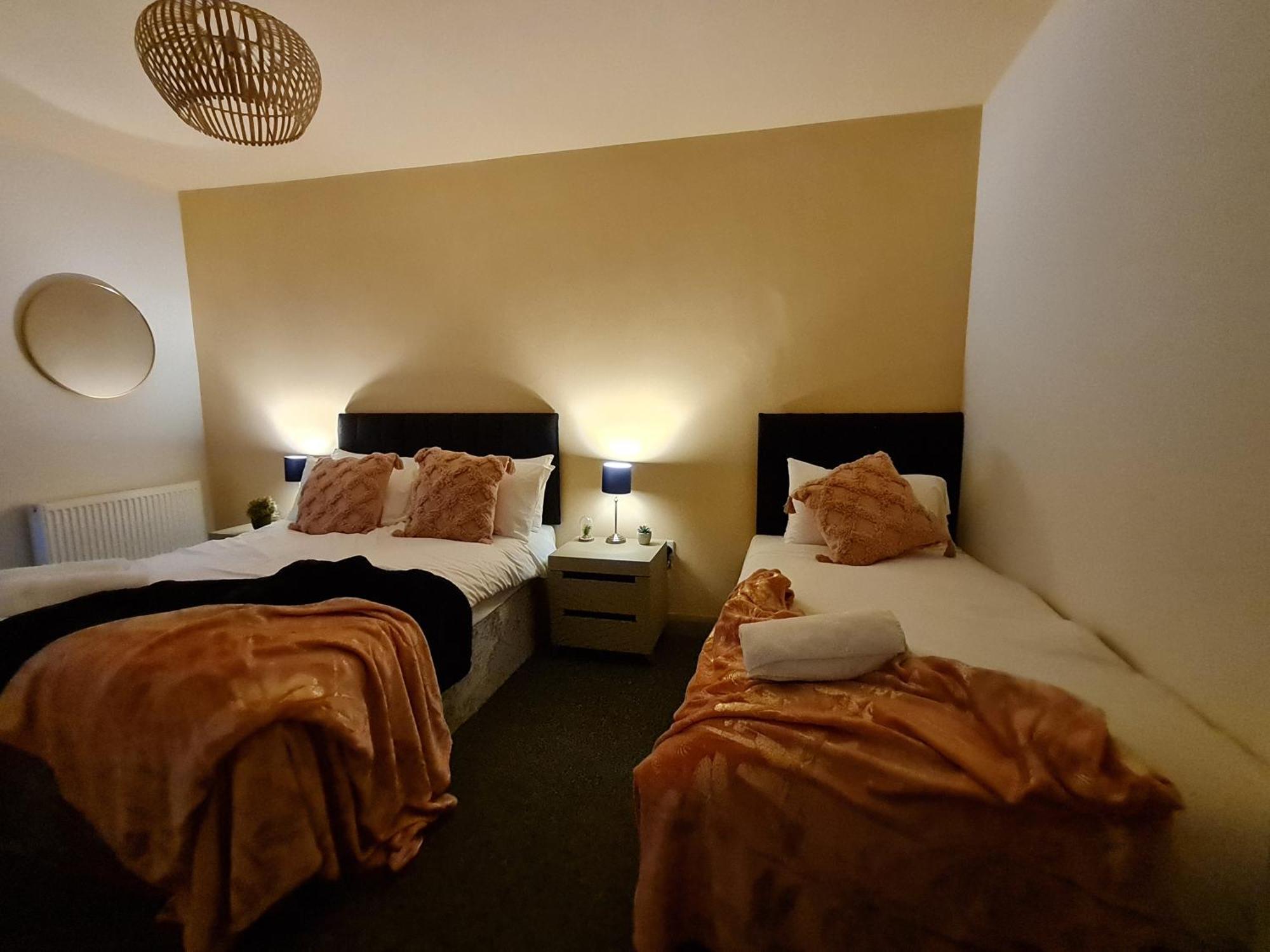4 Bedroom Luxury House. Bike Park Wales. Secure Bike Store. Brecon Beacons Dowlais Exteriör bild